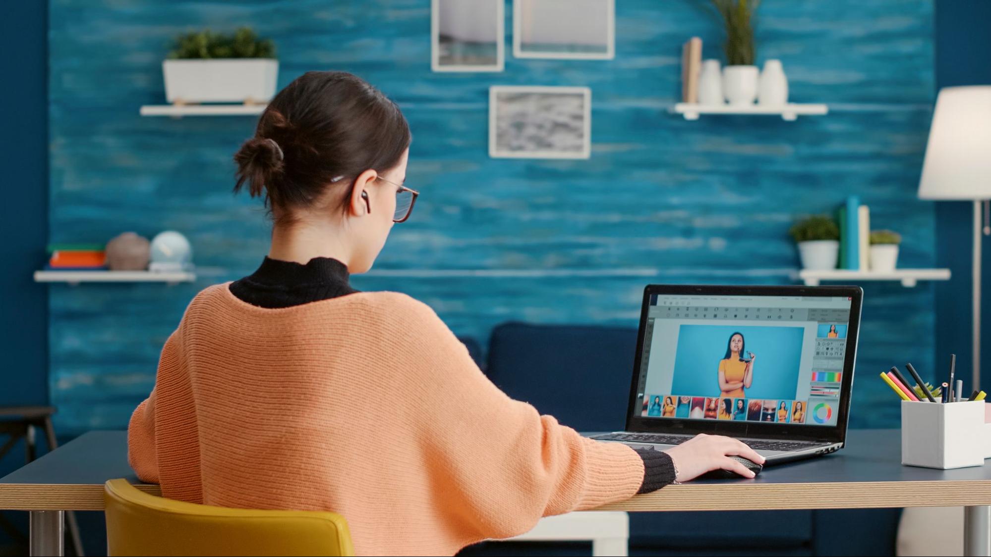 How to a Graphic Designer The Ultimate Guide AND Academy