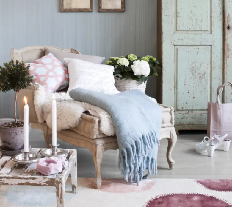 An example of a Shabby Chic-style interior.
