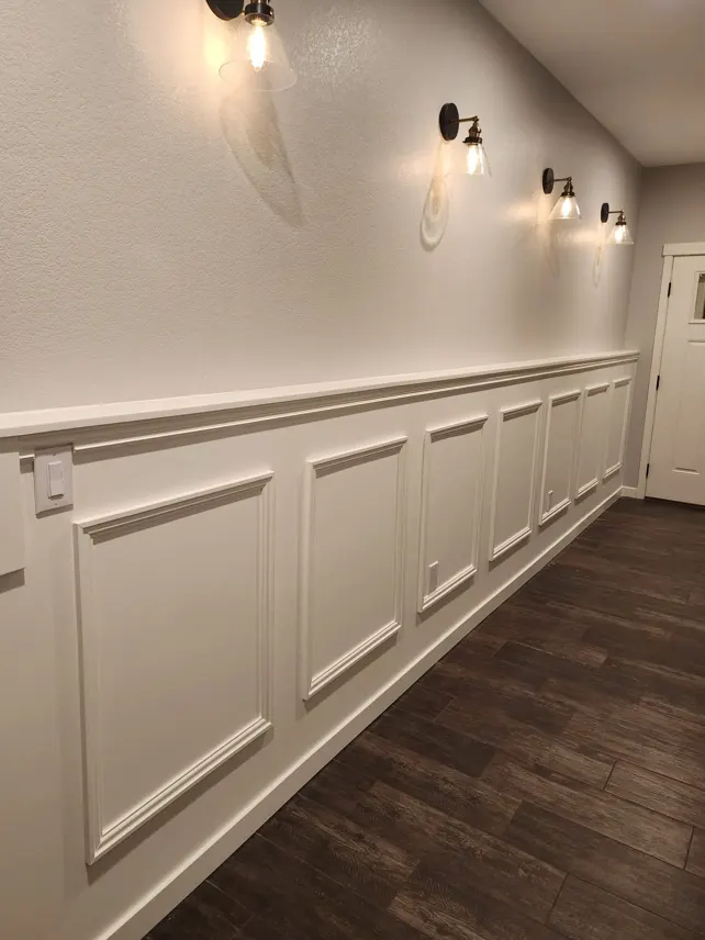 An wall with chair rail aka dado rail An wall with chair rail aka dado rail
