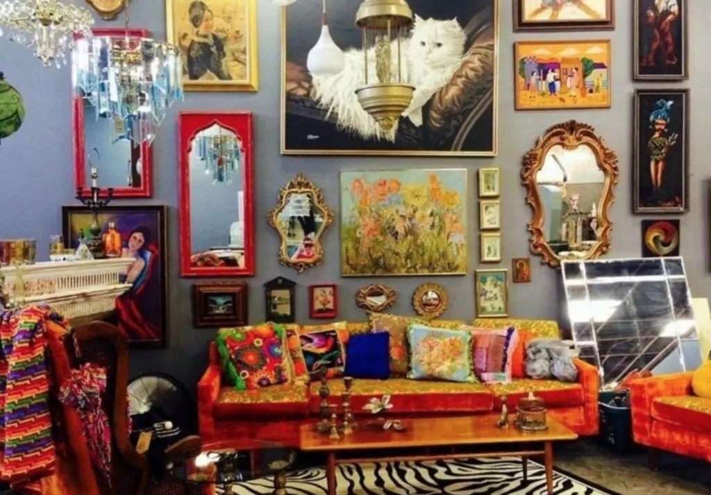 A space designed in a combination of many styles, colour schemes, patterns and accent pieces A space designed in a combination of many styles, colour schemes, patterns and accent pieces