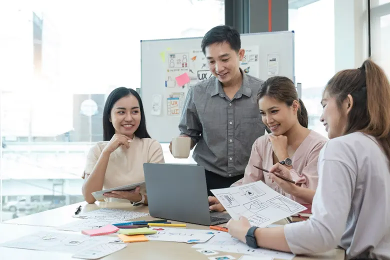 A seasoned UX designer taking a training for prototyping a web design
A seasoned UX designer taking a training for prototyping a web design