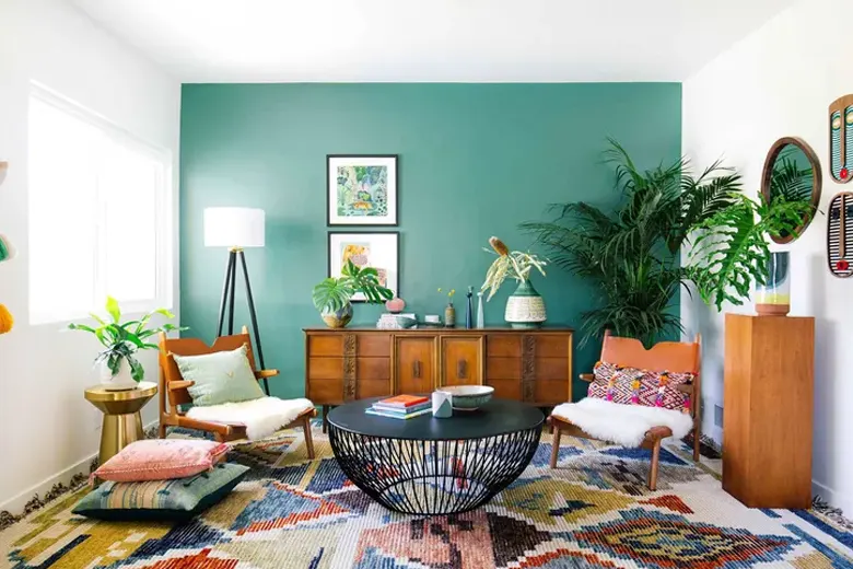 Accent wall combined with colourful decor elements for a vibrant aesthetic
Accent wall combined with colourful decor elements for a vibrant aesthetic