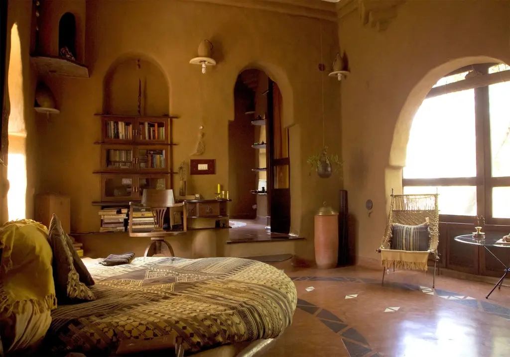 Earth architecture bedroom design by Revathi Kamath
Earth architecture bedroom design by Revathi Kamath