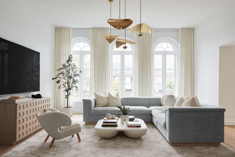 Use of large rug to add structure and dimension to a room Use of large rug to add structure and dimension to a room