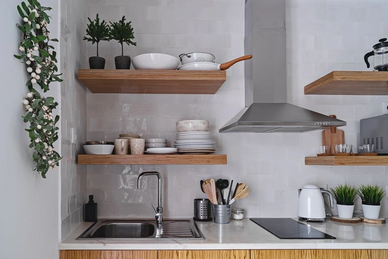 Open shelves to display cutlery and collectables
