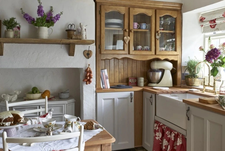 Vintage inspired small kitchen design
