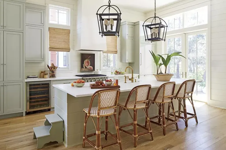 A morn modular kitchen with a white theme.
A morn modular kitchen with a white theme.
