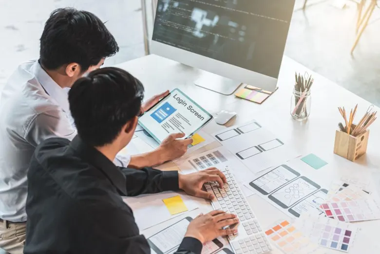 UX UI design learners working on a group project
UX UI design learners working on a group project