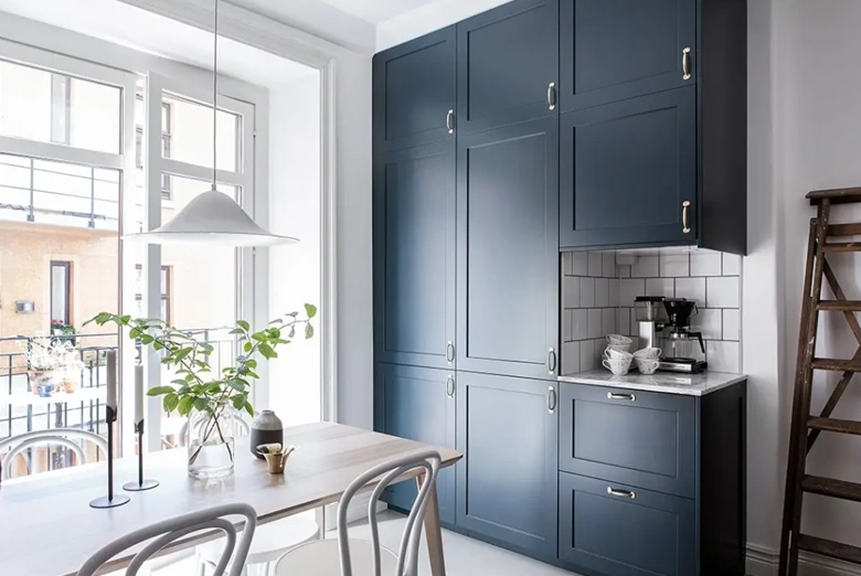 Kitchen design with nooks for a clutter-free aesthetic