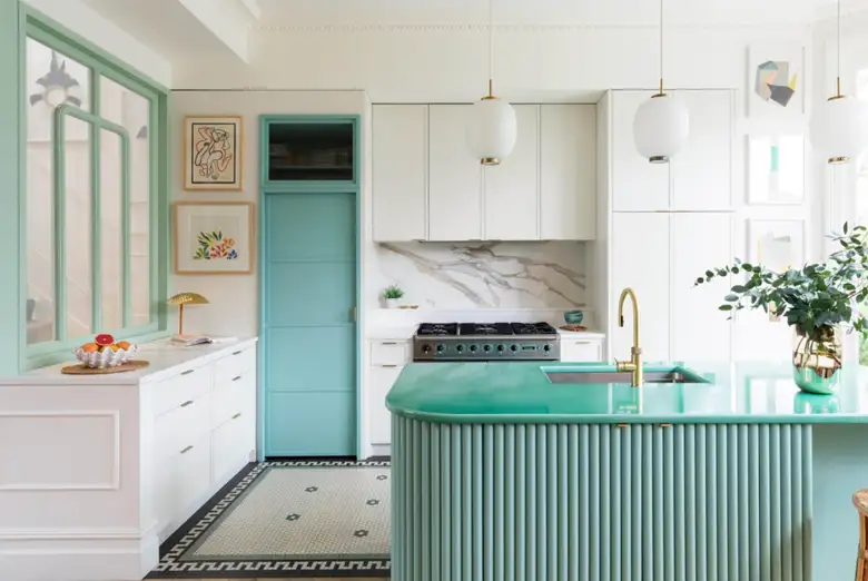 Use of linear patterns of fluted panels
