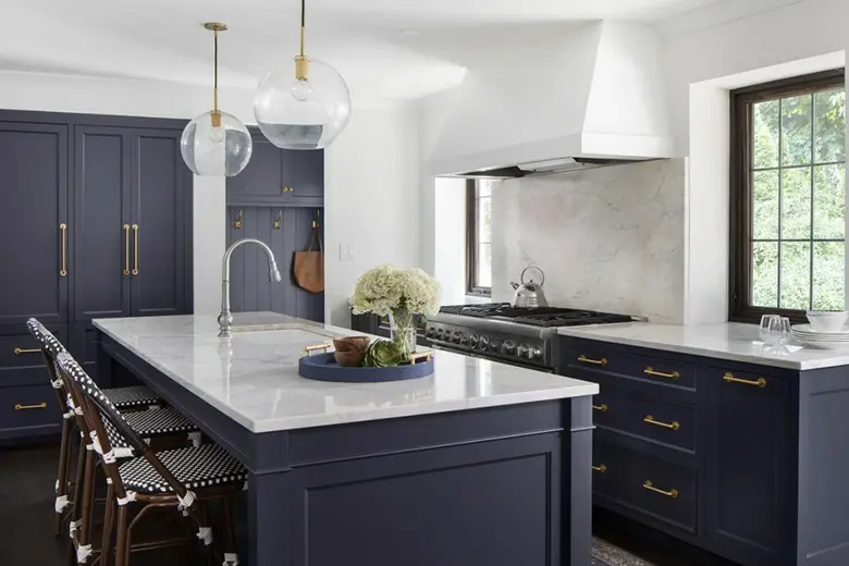 Luxurious kitchen interior design with an island kitchen Luxurious kitchen interior design with an island kitchen