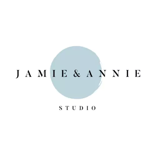 A logo created using a minimalist style.
A logo created using a minimalist style.