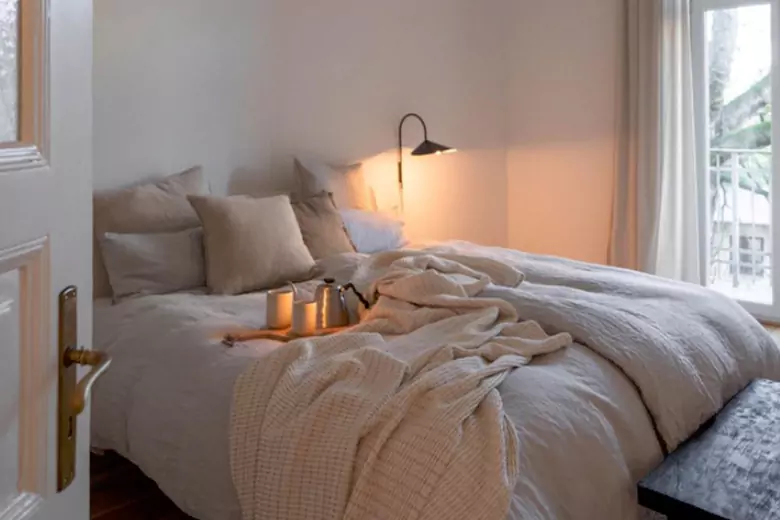 Scandinavian bedroom idea with hygge-inspired atmosphere Scandinavian bedroom idea with hygge-inspired atmosphere