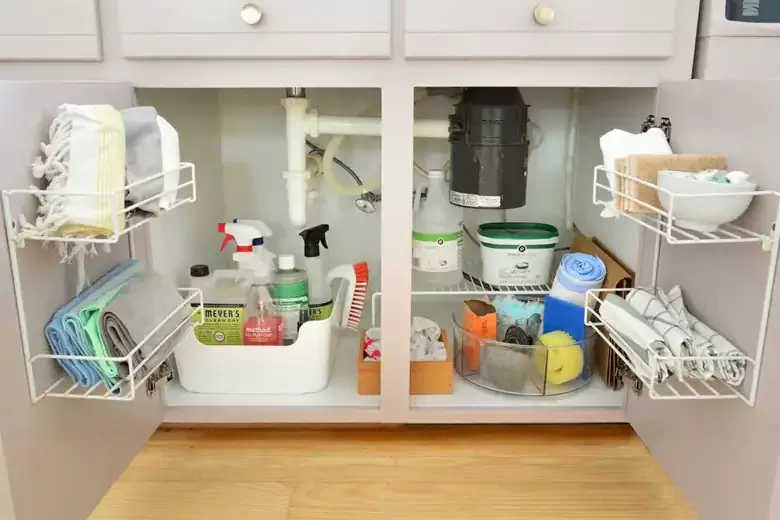 Cabinets with racks to improve your modern kitchen interior design. Cabinets with racks to improve your modern kitchen interior design.