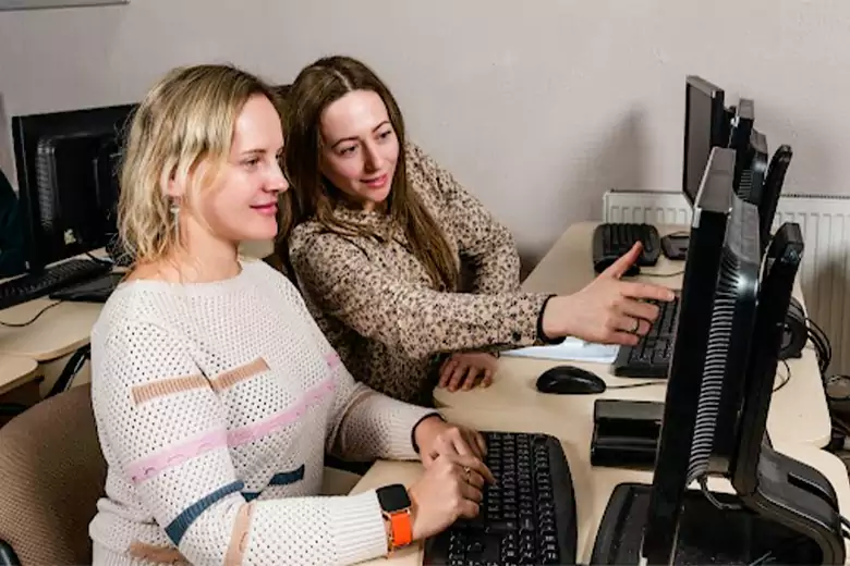Young working professionals looking for Photoshop courses online to enhance their skills Young working professionals looking for Photoshop courses online to enhance their skills