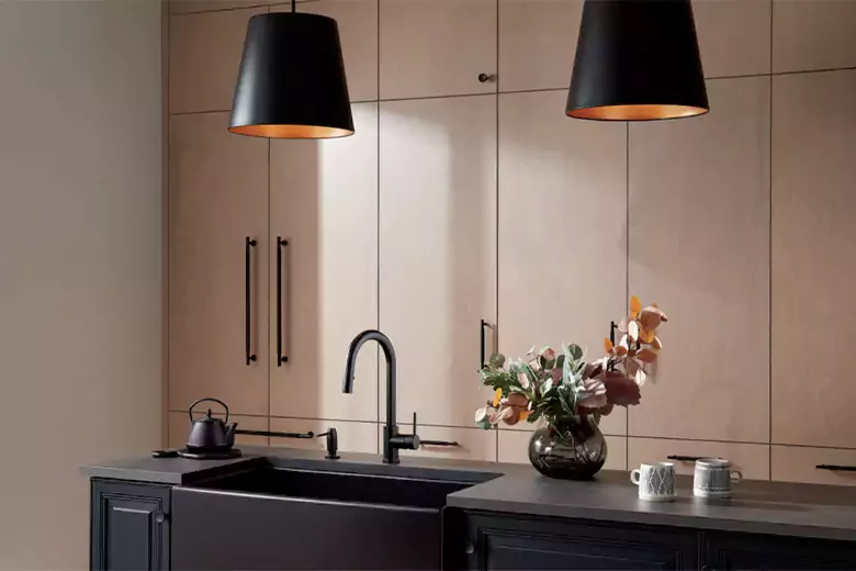 Matte black hardware in your kitchen space, highly durable and ideal for adding a modern look to your house. Matte black hardware in your kitchen space, highly durable and ideal for adding a modern look to your house.