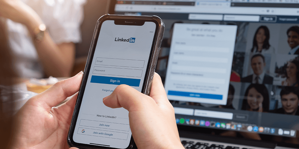 A freelance graphic designer searching opportunities on LinkedIn
