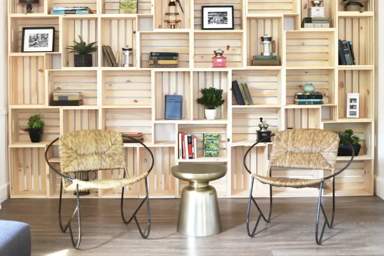 Eco-friendly furniture made from crates and natural fibers.
Eco-friendly furniture made from crates and natural fibers.