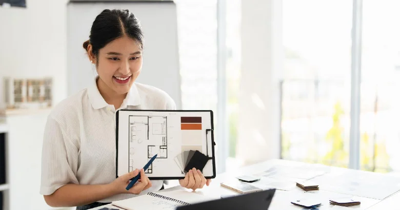 A student taking an online interior design course