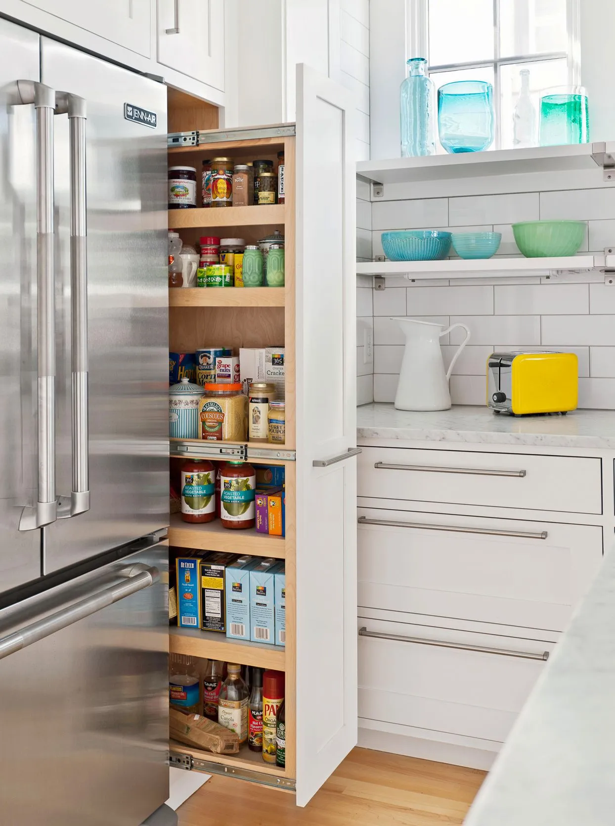 Using smart home furniture in kitchen
Using smart home furniture in kitchen